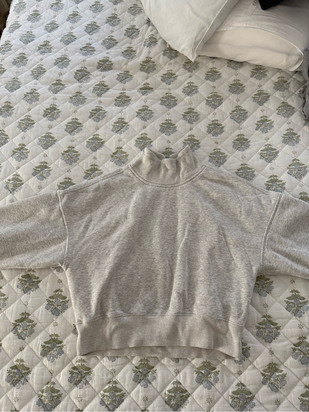 Abercrombie Light Heather Gray Cropped Mock Neck Sweatshirt - Picture 4 of 5